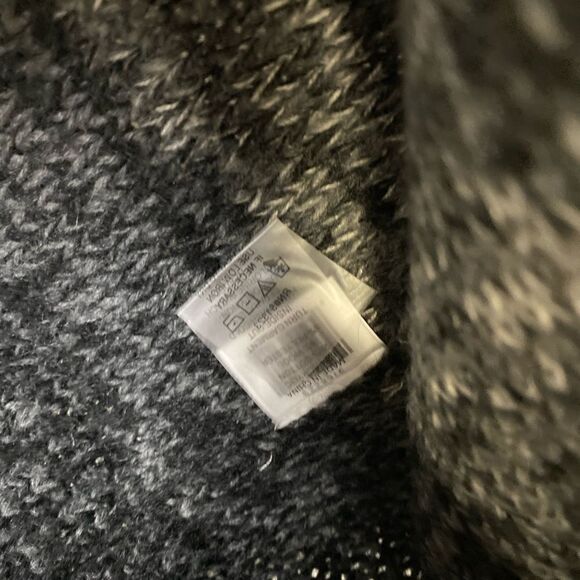 3 for $30  VINCE CAMUTO ombré sweater - Picture 6 of 7